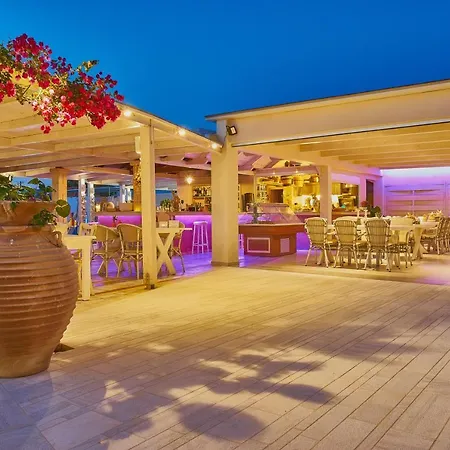 Golden Bay Aparthotel