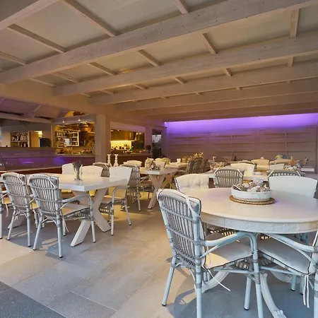 Golden Bay Aparthotel
