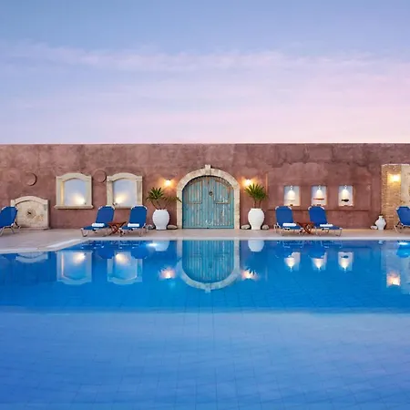 Golden Bay Aparthotel 3*