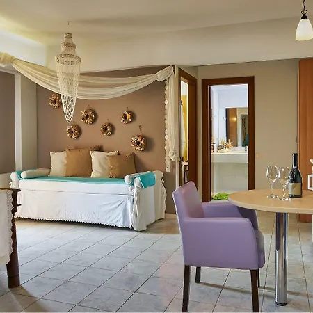 Golden Bay Aparthotel