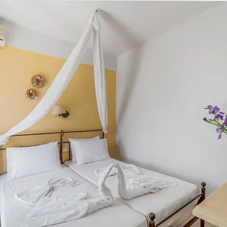 Golden Bay Aparthotel